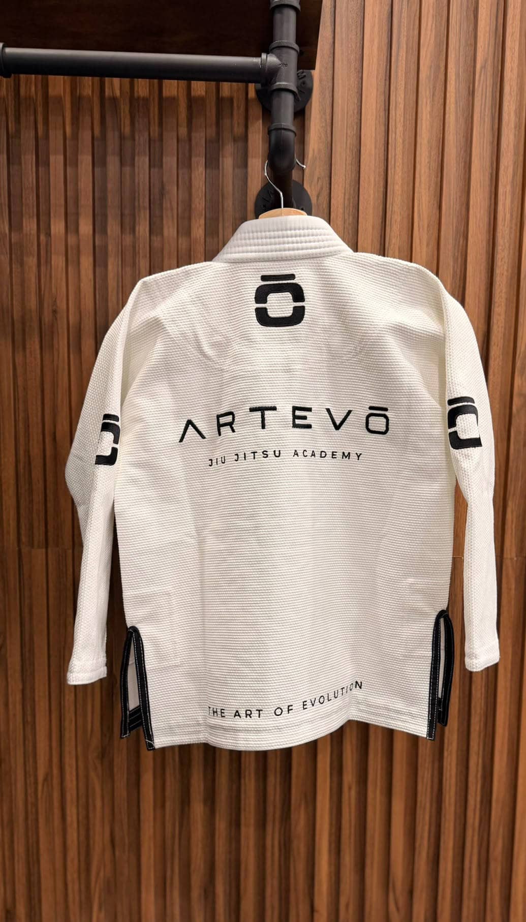Artevō Kids Gi back view.