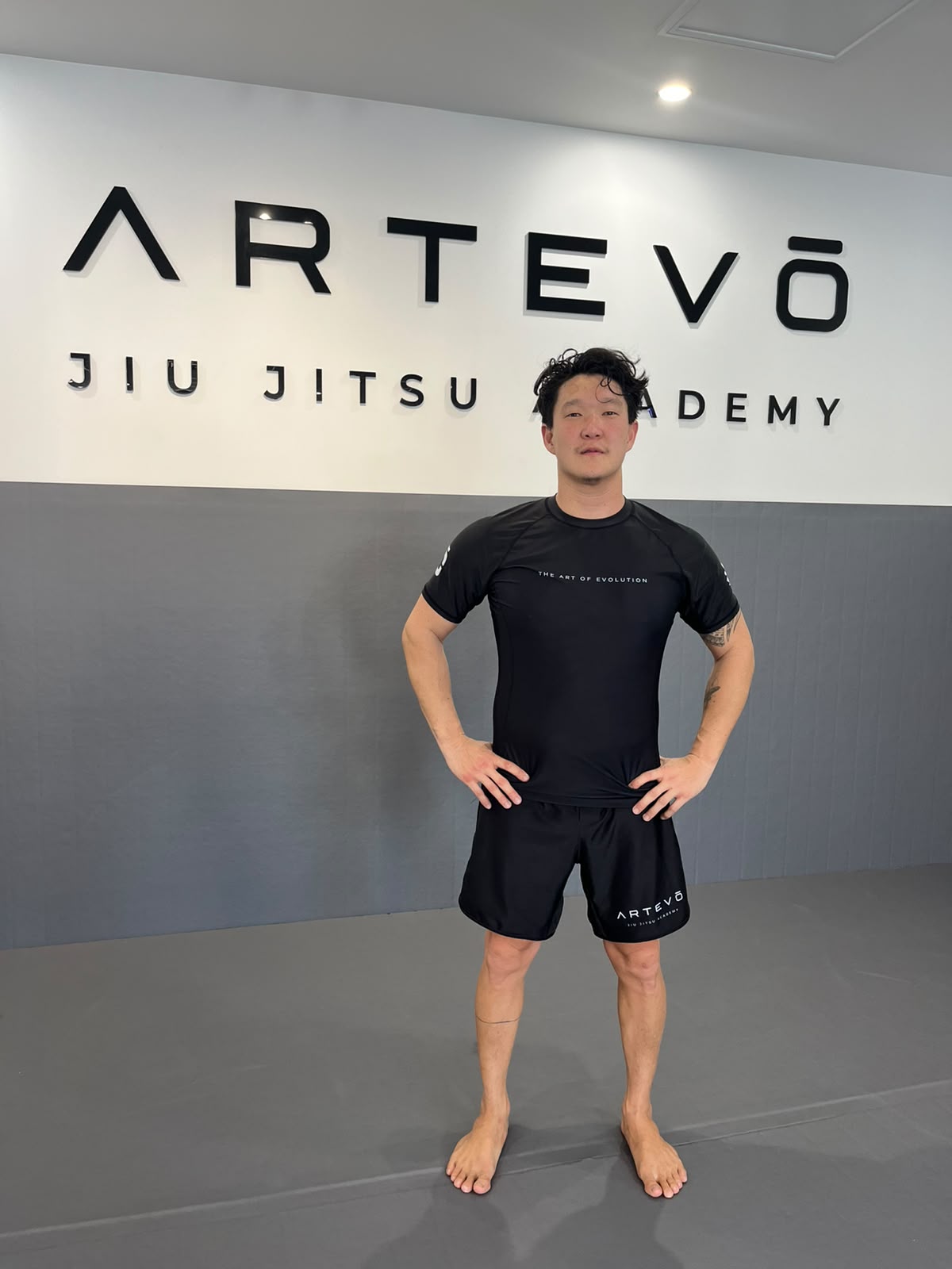 Nogi set front view